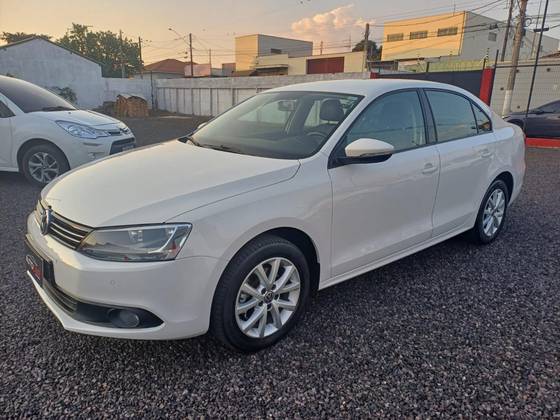 VOLKSWAGEN JETTA 2.0 COMFORTLINE FLEX 4P TIPTRONIC